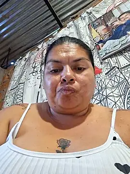 Snapshot of Juli_Powl chatting on July 10, 2026, 10:54 pm Juli Powl online show from July 10, 2026, 10:54 pm