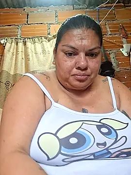 Snapshot of Juli_Powl chatting on July 14, 2026, 1:17 pm Juli Powl online show from July 14, 2026, 1:17 pm