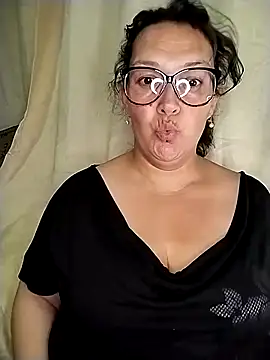  Saraqueen online show from April 10, 2026, 4:30 am