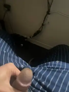 awesomemilkss online show from April 15, 2026, 3:01 am