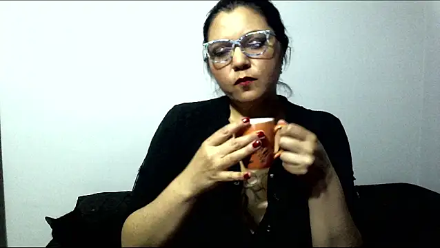 Snapshot of Velvet_Dragon chatting on February 20, 2026, 1:24 am Velvet Dragon online show from February 20, 2026, 1:24 am