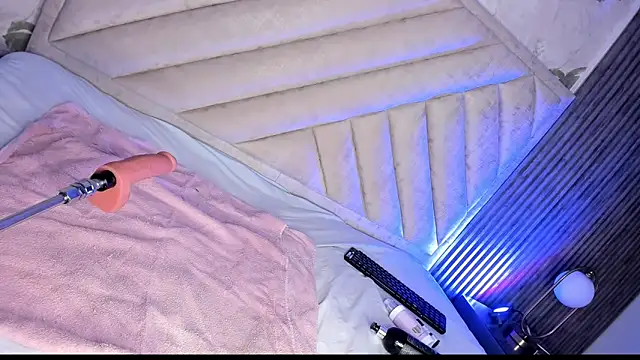 SarahRizof online show from March 11, 2026, 5:23 am