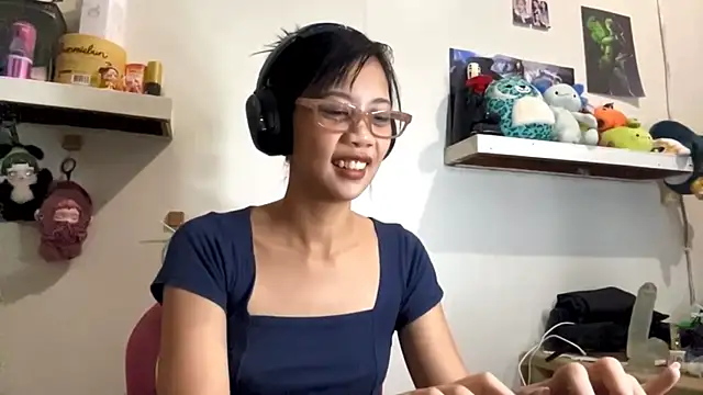 Snapshot of GloryKulikowski chatting on February 19, 2026, 2:03 pm GloryKulikowski online show from February 19, 2026, 2:03 pm