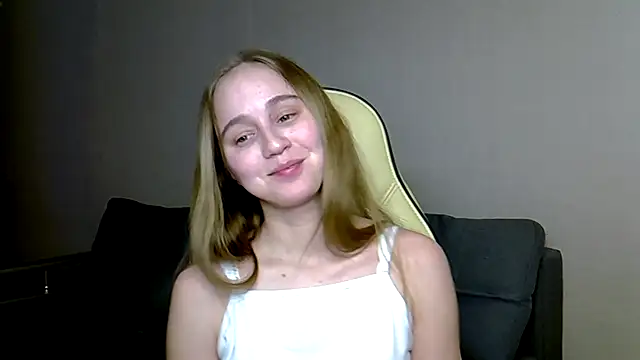 Snapshot of christimontero chatting on February 27, 2026, 6:30 pm christimontero online show from February 27, 2026, 6:30 pm