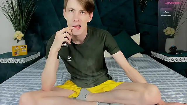 Snapshot of Erick_Wilson chatting on December 22, 2025, 6:57 am Erick Wilson online show from December 22, 2025, 6:57 am