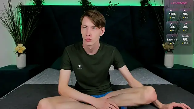 Snapshot of Erick_Wilson chatting on November 25, 2025, 7:30 am Erick Wilson online show from November 25, 2025, 7:30 am