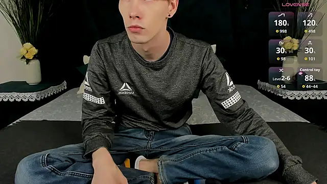 Snapshot of Erick_Wilson chatting on December 16, 2025, 11:47 am Erick Wilson online show from December 16, 2025, 11:47 am