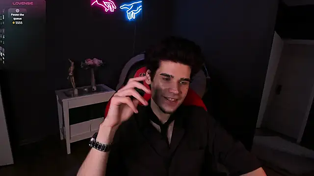 Snapshot of trevor_dreams chatting on February 18, 2026, 10:33 am trevor dreams online show from February 18, 2026, 10:33 am