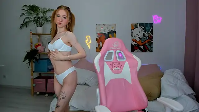 Snapshot of Ophelia_Jay chatting on February 22, 2026, 3:20 am Ophelia Jay online show from February 22, 2026, 3:20 am