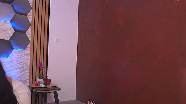 SashaLorrenz online show from March 19, 2026, 5:29 am