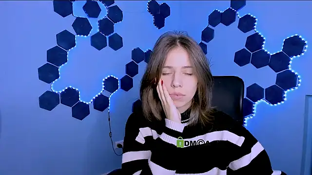 Snapshot of cleo_cool chatting on February 16, 2026, 12:59 pm cleo cool online show from February 16, 2026, 12:59 pm