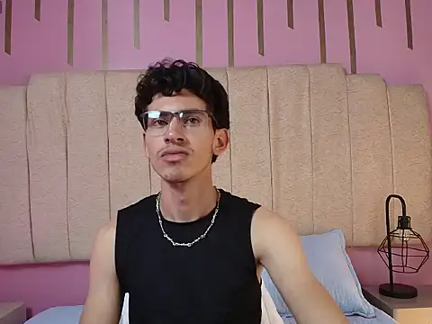 Snapshot of skinny_jean_ chatting on February 27, 2026, 8:30 pm skinny jean online show from February 27, 2026, 8:30 pm