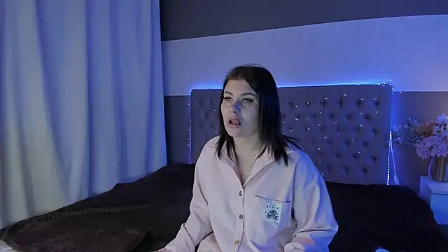 AmandaHoppe online show from March 15, 2026, 6:09 am