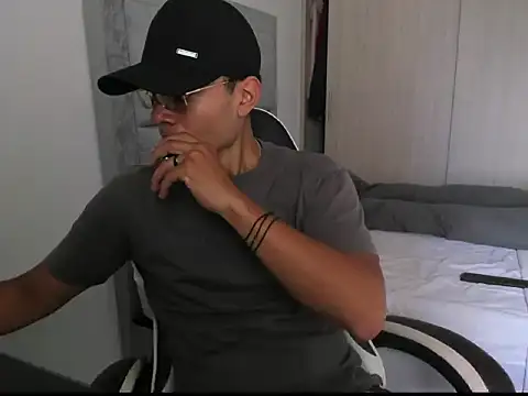 Snapshot of FredericSloan chatting on March 2, 2026, 8:05 pm FredericSloan online show from March 2, 2026, 8:05 pm