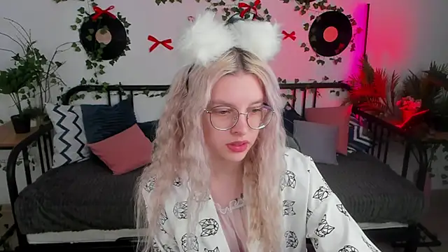 Snapshot of TiffanyPeachi chatting on February 26, 2026, 10:37 am TiffanyPeachi online show from February 26, 2026, 10:37 am