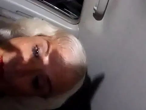 dustbunny64 online show from April 18, 2026, 5:32 am