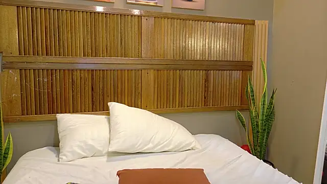 kaiawhite online show from April 18, 2026, 7:58 pm