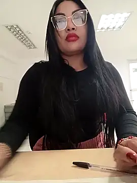 ValeriaVilla2 online show from February 18, 2026, 9:33 pm