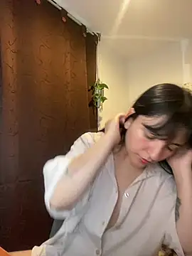 Snapshot of Abril_Thompson221 chatting on May 11, 2026, 1:40 am Abril Thompson221 online show from May 11, 2026, 1:40 am