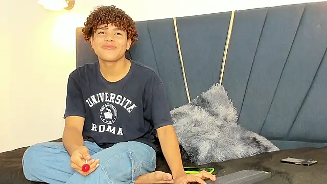 Snapshot of kleiver_cum18 chatting on February 17, 2026, 1:08 pm kleiver cum18 online show from February 17, 2026, 1:08 pm