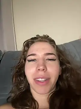 Snapshot of Aneruivinhaa chatting on February 13, 2026, 6:46 am Aneruivinhaa online show from February 13, 2026, 6:46 am