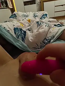 Snapshot of onxana89 chatting on February 14, 2026, 10:43 pm onxana89 online show from February 14, 2026, 10:43 pm