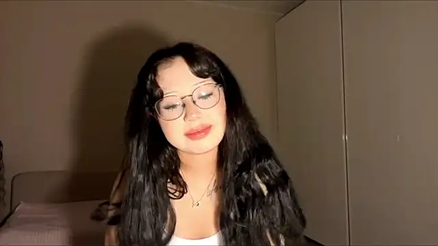 Snapshot of KateGlowee chatting on February 21, 2026, 3:03 pm KateGlowee online show from February 21, 2026, 3:03 pm