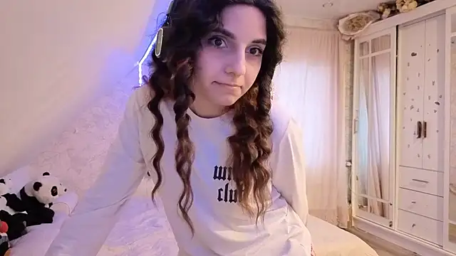 Snapshot of Blissmissataeses chatting on March 19, 2026, 12:05 pm Blissmissataeses online show from March 19, 2026, 12:05 pm