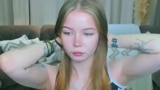 Snapshot of Violetta__Dreams chatting on June 9, 2026, 4:35 am Violetta Dreams online show from June 9, 2026, 4:35 am