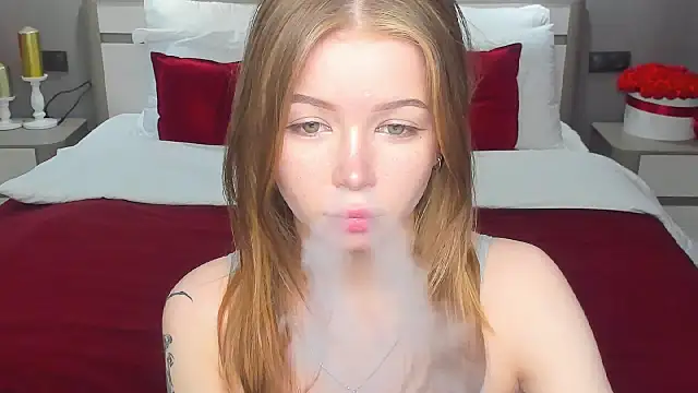 Snapshot of Violetta__Dreams chatting on May 12, 2026, 6:36 pm Violetta Dreams online show from May 12, 2026, 6:36 pm