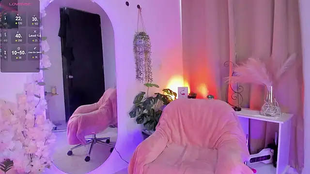 NahomyVega online show from May 28, 2026, 7:42 pm