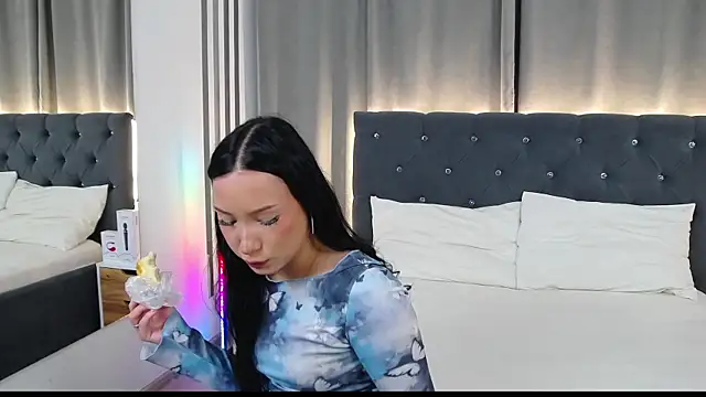 VikkyVonn online show from July 16, 2026, 11:07 am