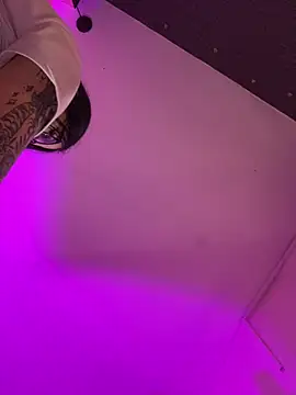 Snapshot of Veronicaa_lodge1 chatting on February 25, 2026, 12:44 am Veronicaa lodge1 online show from February 25, 2026, 12:44 am