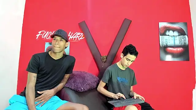 Snapshot of GREEN_BOYS chatting on February 24, 2026, 7:31 am GREEN BOYS online show from February 24, 2026, 7:31 am