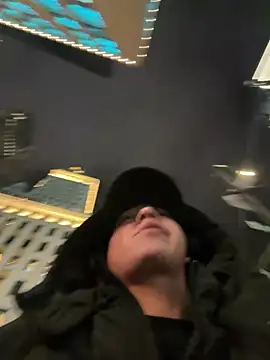 Jhon jairo420zzzz online show from April 6, 2026, 2:18 am