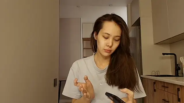 Snapshot of lilly_sweeet chatting on March 1, 2026, 4:12 am lilly sweeet online show from March 1, 2026, 4:12 am