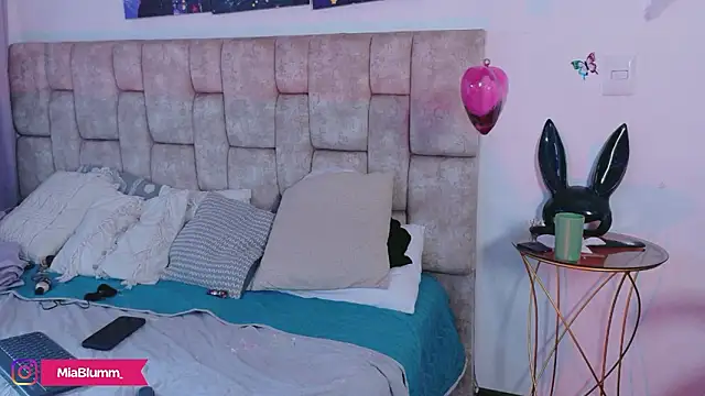 MiiaBlumm  online show from March 25, 2026, 7:46 pm