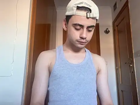 Snapshot of YourFavouriteTwink chatting on February 18, 2026, 2:57 pm YourFavouriteTwink online show from February 18, 2026, 2:57 pm