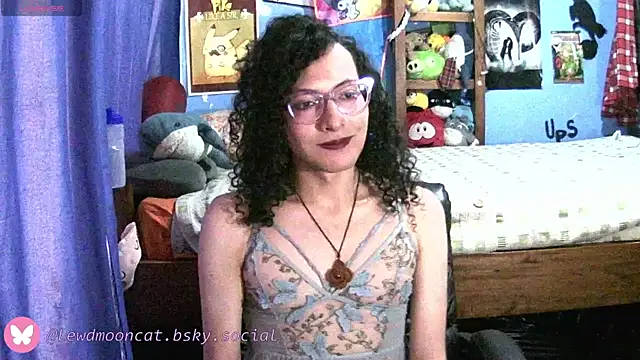 lewd mooncat online show from June 12, 2026, 10:40 pm