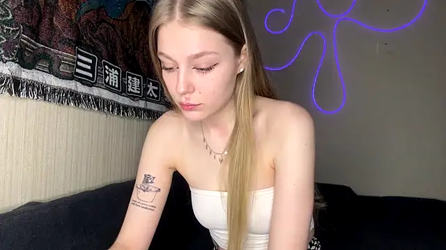 Snapshot of CassandraMur chatting on February 24, 2026, 5:14 pm CassandraMur online show from February 24, 2026, 5:14 pm