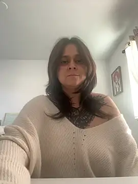 Snapshot of ValeValdez18 chatting on February 15, 2026, 12:11 am ValeValdez18 online show from February 15, 2026, 12:11 am