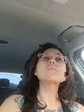 Snapshot of ValeValdez18 chatting on February 15, 2026, 8:30 pm ValeValdez18 online show from February 15, 2026, 8:30 pm