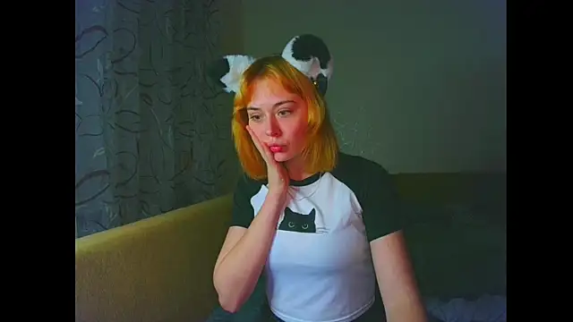 Little fox404 online show from February 14, 2026, 7:36 pm