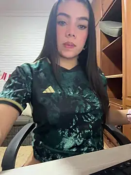 Snapshot of Luna_rousse26 chatting on June 23, 2026, 12:36 pm Luna rousse26 online show from June 23, 2026, 12:36 pm