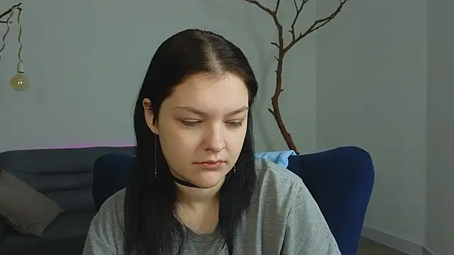 DeliaEffy online show from March 25, 2026, 12:59 pm