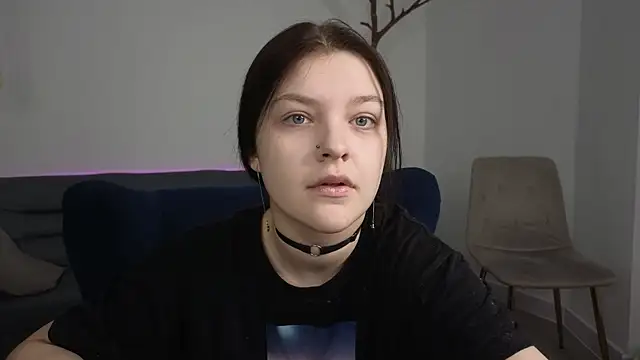 DeliaEffy online show from March 22, 2026, 12:50 pm