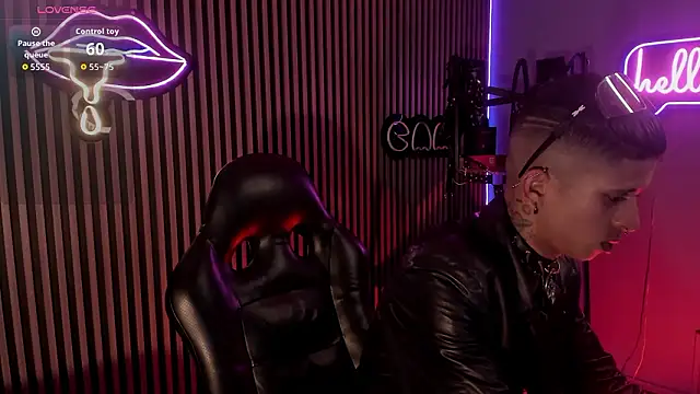 Maximoking26 online show from March 29, 2026, 2:13 am