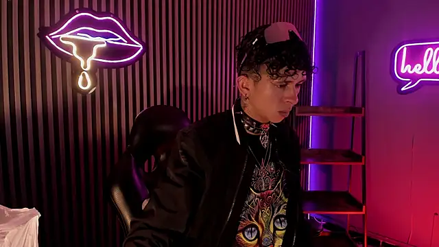 Maximoking26 online show from March 27, 2026, 4:21 am