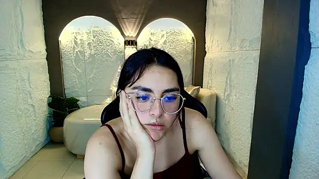 Snapshot of Marianna_r_ chatting on February 26, 2026, 7:25 pm Marianna r online show from February 26, 2026, 7:25 pm