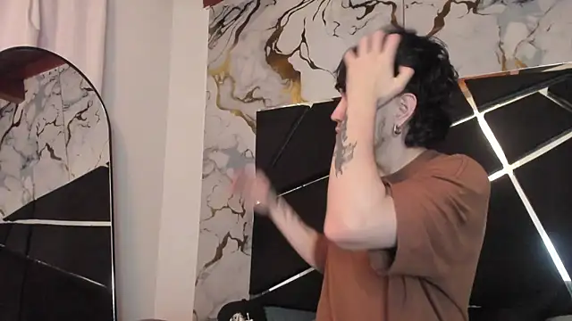 Couple In Heat online show from April 16, 2026, 8:42 pm